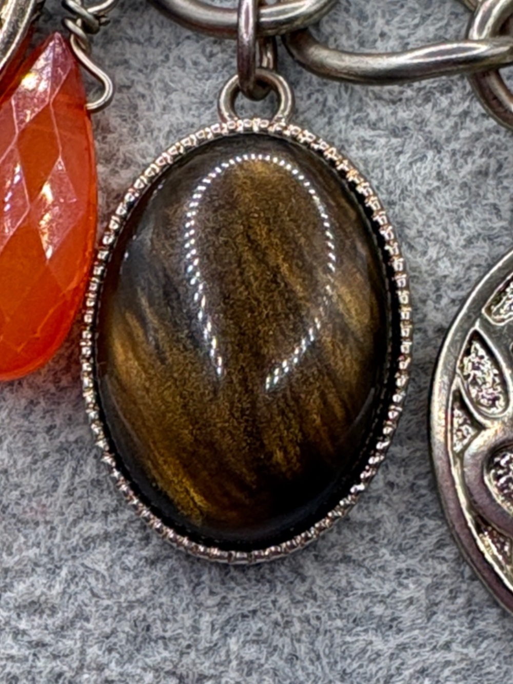 New York & Company Gold-Tone Multi-Charm Necklace Tigers Eye Brown Vintage - Picture 2 of 5